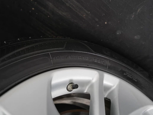 Mazda 2 Hybrid - Afbeelding 27 van 30