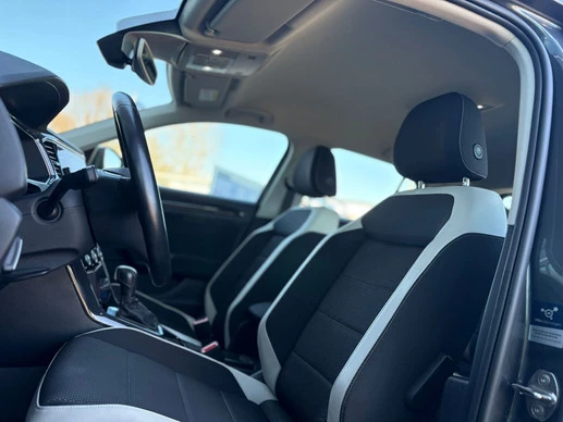 Volkswagen T-Roc - Afbeelding 14 van 30