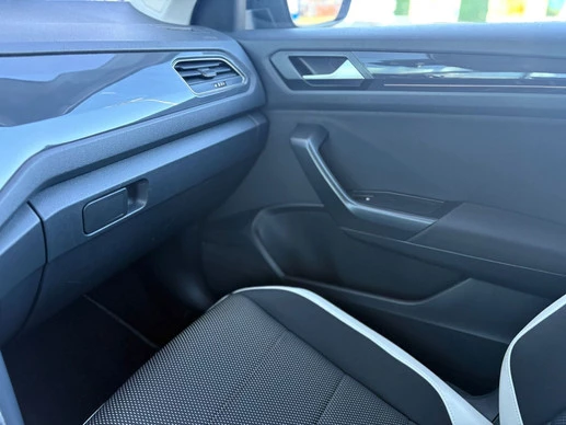 Volkswagen T-Roc - Afbeelding 22 van 30