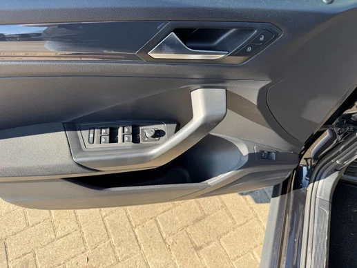 Volkswagen T-Roc - Afbeelding 14 van 28