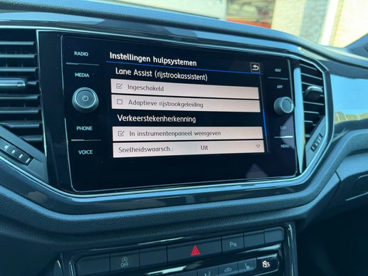 Volkswagen T-Roc - Afbeelding 27 van 28