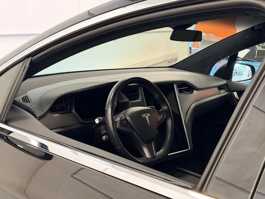 Tesla Model X - Afbeelding 3 van 30