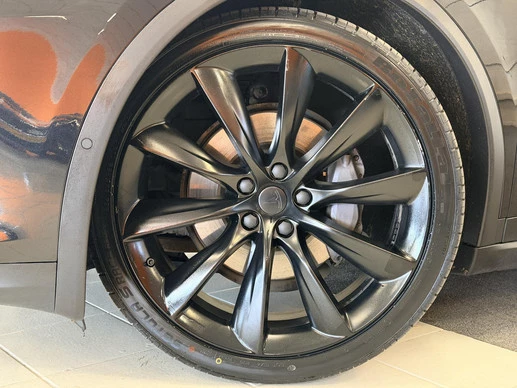 Tesla Model X - Afbeelding 18 van 30