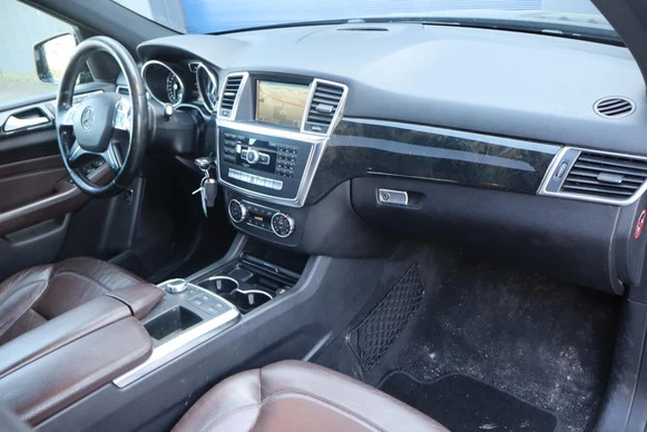 Mercedes-Benz M-Klasse - Afbeelding 2 van 30