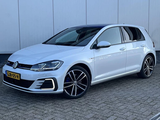 Volkswagen Golf - Afbeelding 1 van 13