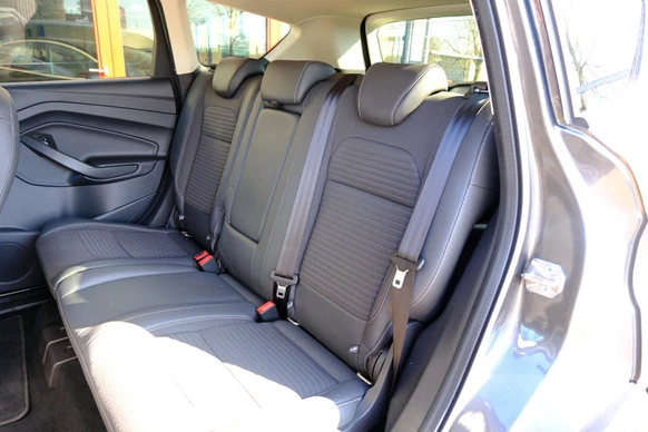 Ford Kuga - Afbeelding 25 van 30