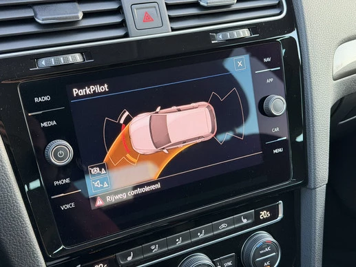 Volkswagen Golf - Afbeelding 21 van 27