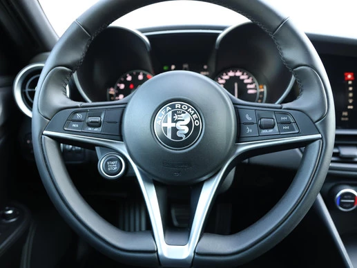 Alfa Romeo Giulia - Afbeelding 27 van 30