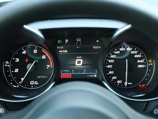 Alfa Romeo Giulia - Afbeelding 28 van 30