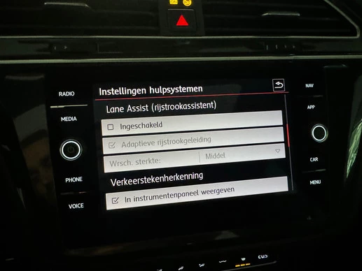 Volkswagen Tiguan - Afbeelding 27 van 30