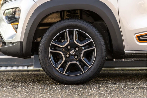 Dacia Spring - Afbeelding 9 van 30