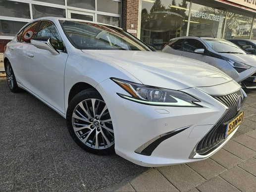 Lexus ES - Afbeelding 2 van 30