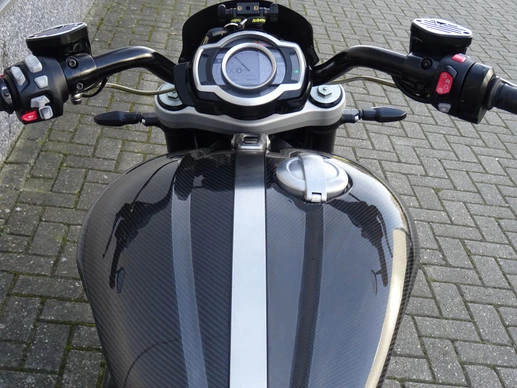 Triumph Rocket 3 - Afbeelding 13 van 19