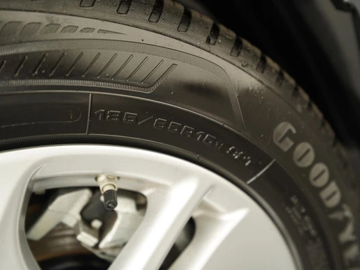 Mazda 2 Hybrid - Afbeelding 27 van 30