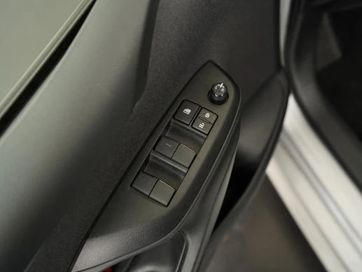 Mazda 2 Hybrid - Afbeelding 28 van 30