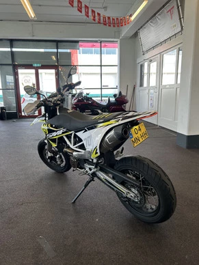 Husqvarna 701 Supermoto - Afbeelding 7 van 12