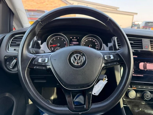 Volkswagen Golf - Afbeelding 16 van 27