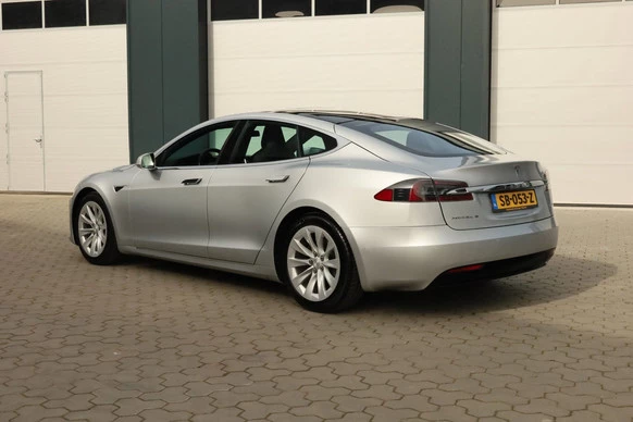 Tesla Model S - Afbeelding 2 van 24