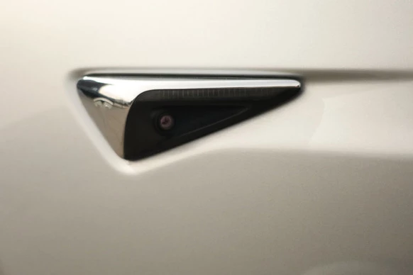 Tesla Model S - Afbeelding 18 van 24