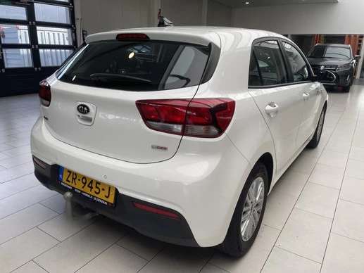 Kia Rio - Afbeelding 11 van 30