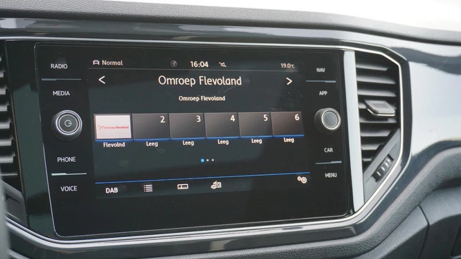 Volkswagen T-Roc - Afbeelding 16 van 30