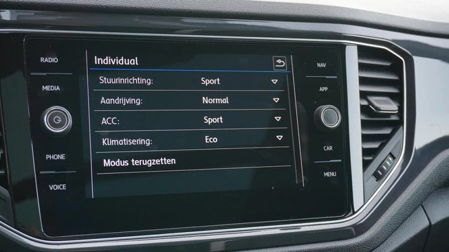 Volkswagen T-Roc - Afbeelding 19 van 30