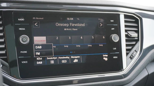 Volkswagen T-Roc - Afbeelding 23 van 30