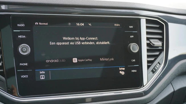 Volkswagen T-Roc - Afbeelding 25 van 30