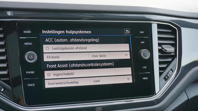 Volkswagen T-Roc - Afbeelding 27 van 30