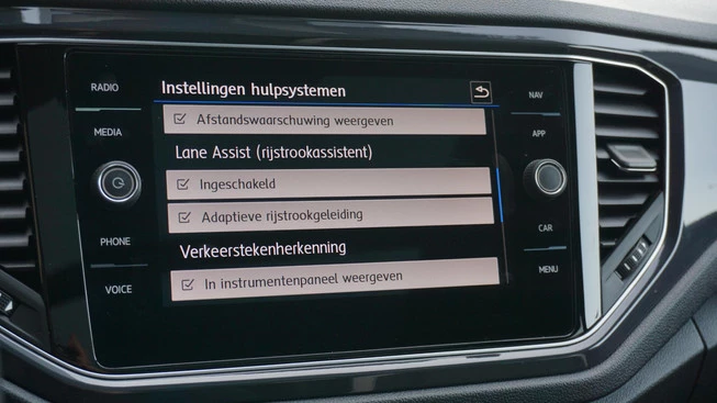 Volkswagen T-Roc - Afbeelding 28 van 30