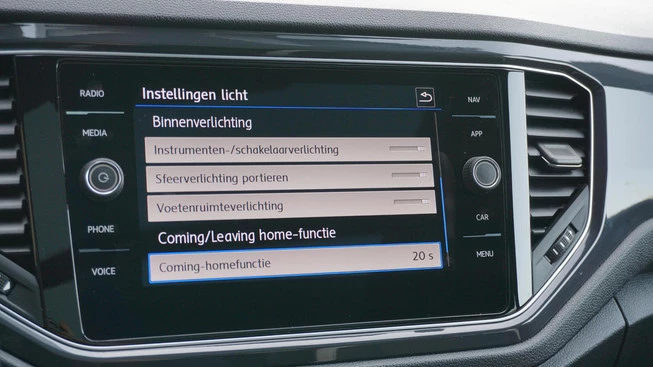 Volkswagen T-Roc - Afbeelding 29 van 30