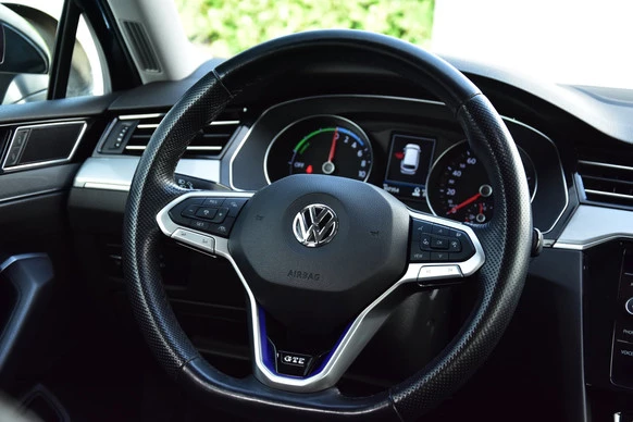 Volkswagen Passat - Afbeelding 14 van 28