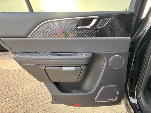 Hongqi E-HS9 - Afbeelding 15 van 30