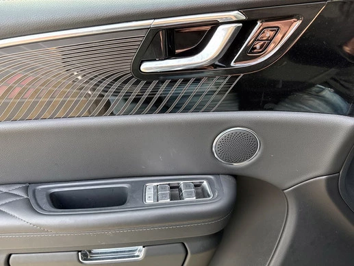 Hongqi E-HS9 - Afbeelding 16 van 30