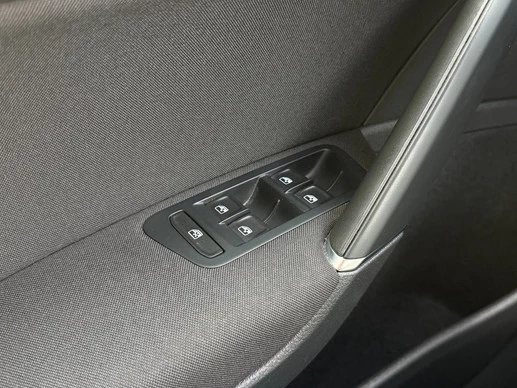 Volkswagen Golf - Afbeelding 29 van 30