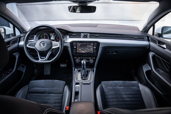 Volkswagen Passat - Afbeelding 2 van 30