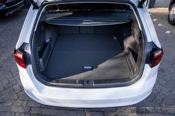 Volkswagen Passat - Afbeelding 13 van 30