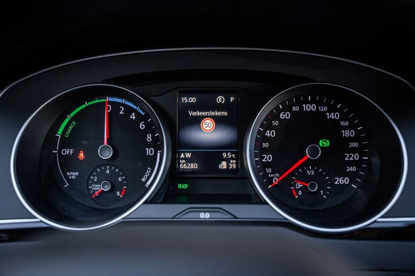 Volkswagen Passat - Afbeelding 18 van 30