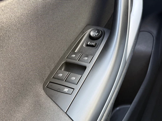 Opel Astra - Afbeelding 25 van 30