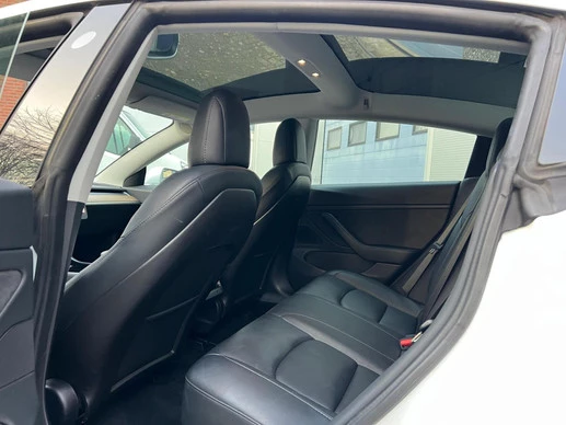 Tesla Model 3 - Afbeelding 11 van 14