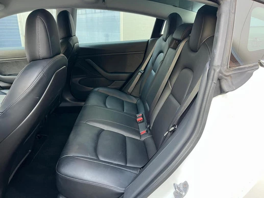 Tesla Model 3 - Afbeelding 12 van 14