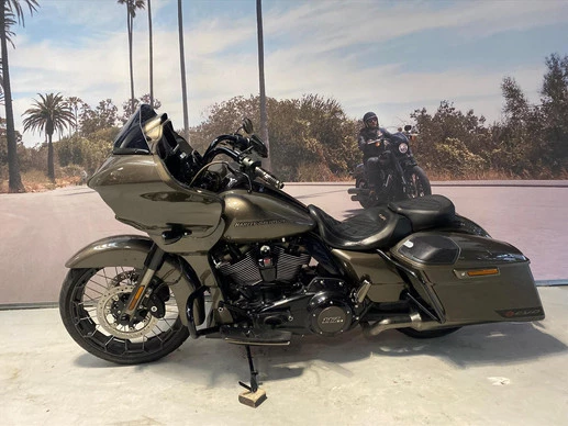 Harley-Davidson Road Glide - Afbeelding 2 van 15