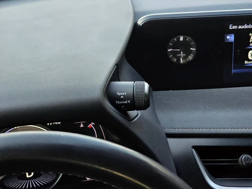 Lexus UX - Afbeelding 15 van 30