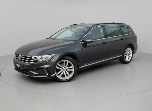 Volkswagen Passat - Afbeelding 1 van 30