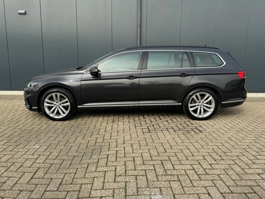 Volkswagen Passat - Afbeelding 3 van 30