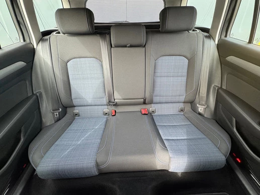 Volkswagen Passat - Afbeelding 7 van 30