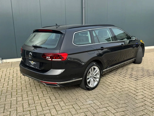 Volkswagen Passat - Afbeelding 16 van 30