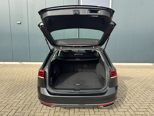 Volkswagen Passat - Afbeelding 18 van 30