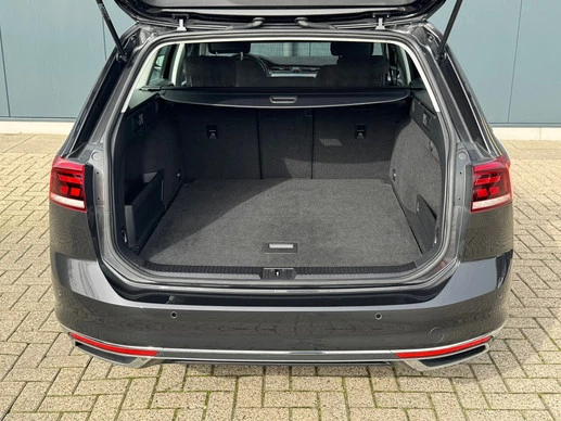 Volkswagen Passat - Afbeelding 19 van 30