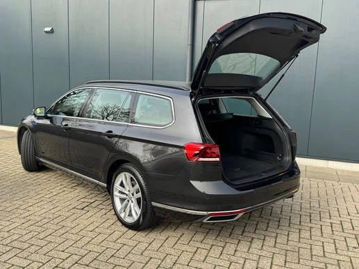 Volkswagen Passat - Afbeelding 22 van 30